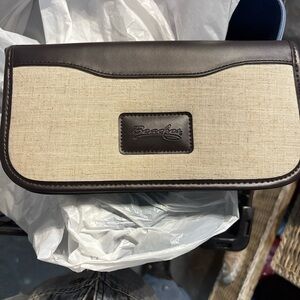 NWOT - Collector’s Item! Beaches/Sandals 2012 Tan and Brown Travel Folio